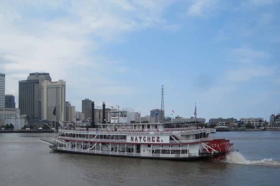 New Orleans: Raddampfer-Fahrt zu Jazzklängen am Sonntag. Foto: GetYourGuide