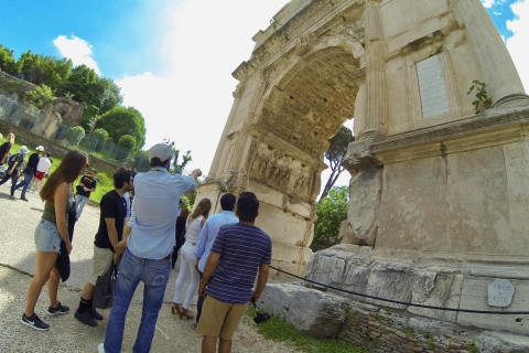 Rzym: Skip-the-Line Roman Forum, Palatine & Colosseum TourWycieczka po włosku w grupie z Max. 8 osób