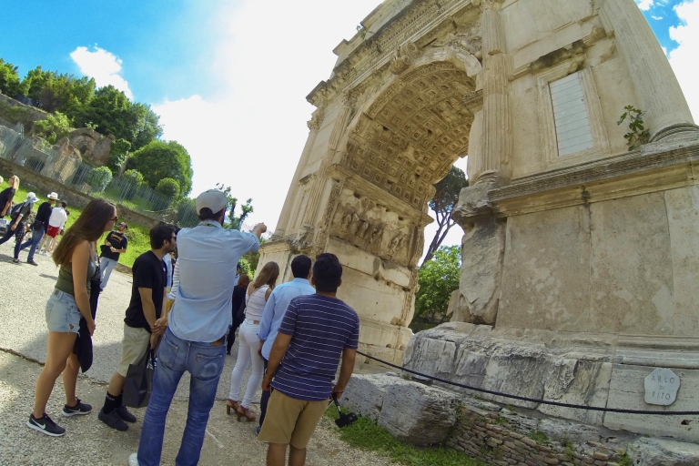 Rome: Skip-the-Line Roman Forum, Palatine & Colosseum Tour Tour in Italian in Group with Max. 8 People