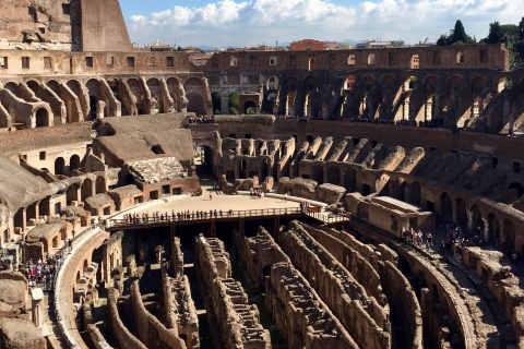 Rome: Forum romain coupe-file, visite du Palatinat et du ColiséeVisite privée avec accès à l'arène en anglais