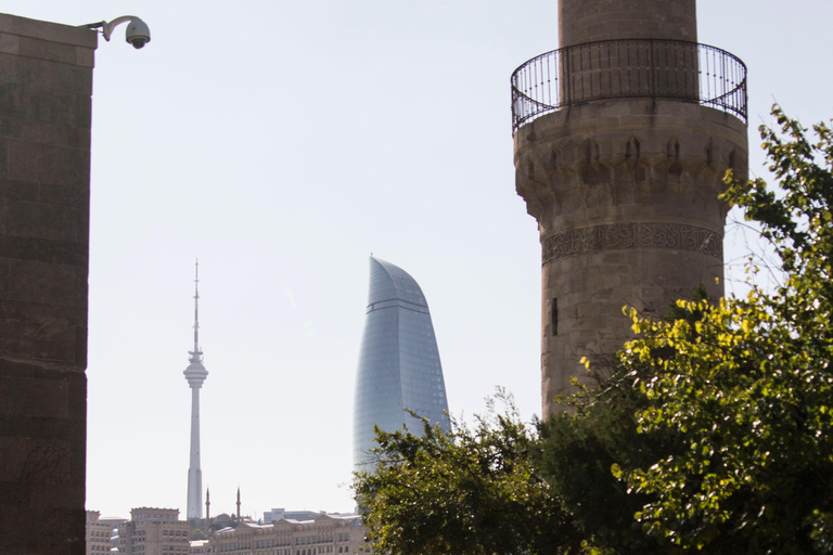 Scopri il fascino senza tempo della Città Vecchia di Baku