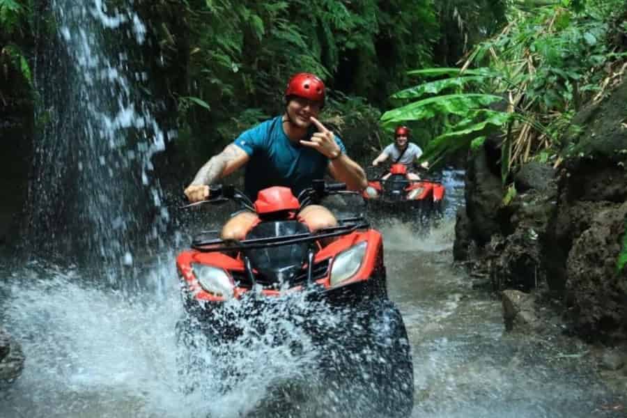 Ubud: Quadfahrt, Abenteuer-Flussfahrt und Mittagessen mit VW-Pickup. Foto: GetYourGuide