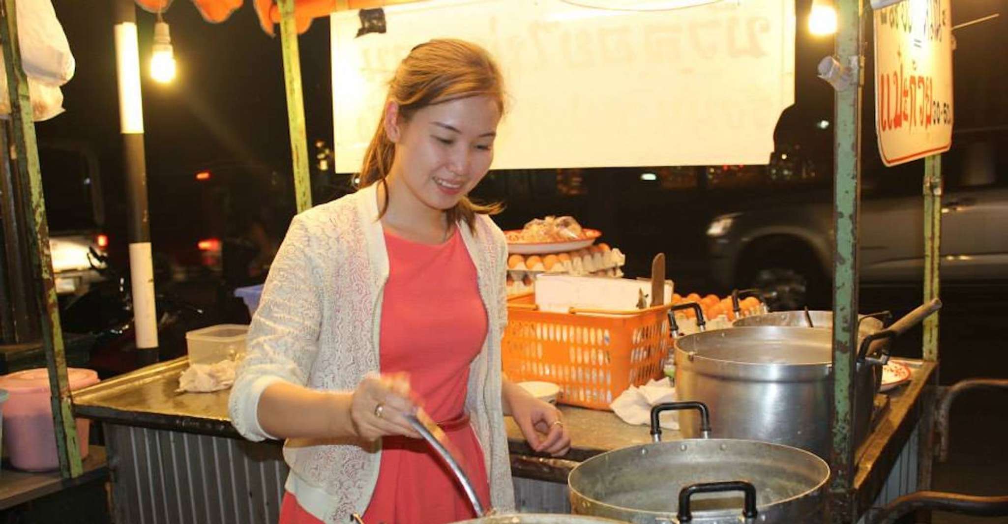 Chiang Mai, Besichtigung des lokalen Lebensmittelmarkts am Abend - Hizvo