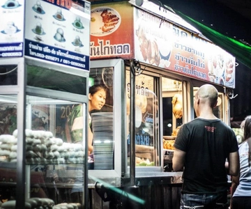 Chiang Mai: Evening Local Street Food Market Tour