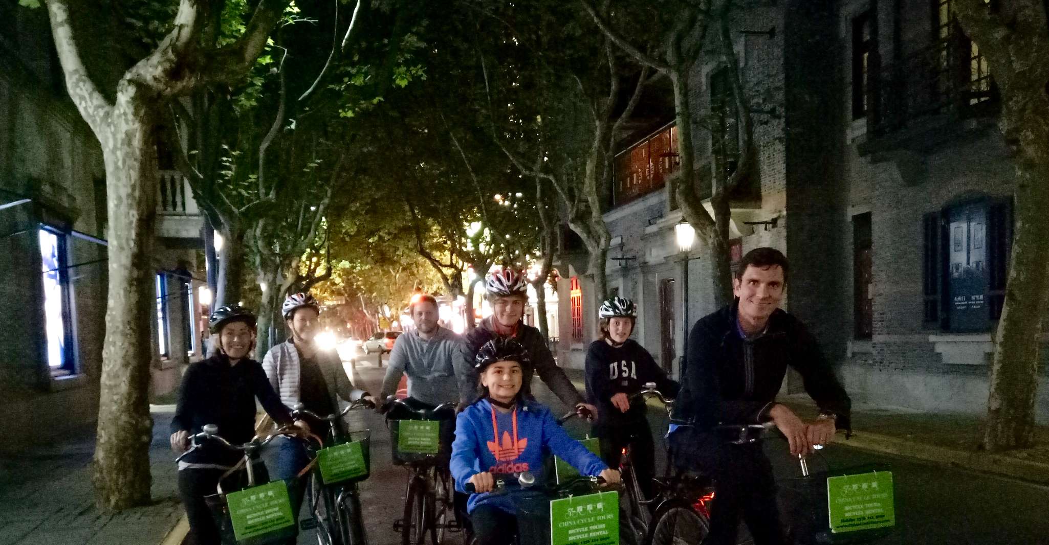 Shanghai Charming Night Small Group Bike Tour photo 8