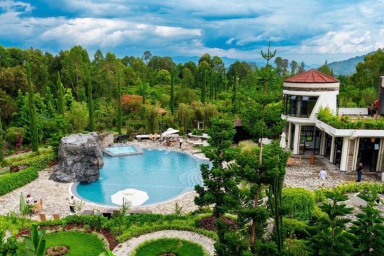 Musanze: Grotta Resort with swimming pool, jacuzzi, cave visit, Twins Lake Option 3 — Bigogwe Tour (in addition to options 1 and/or 2)