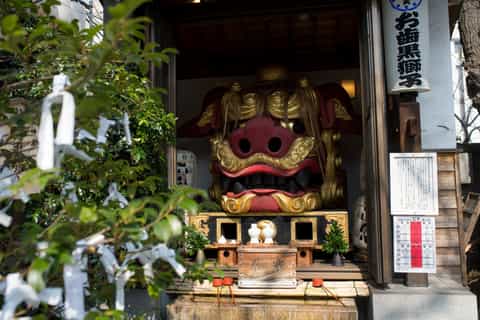 Tokyo: Tsukiji Market Walking Tour & Rolled Sushi Class
