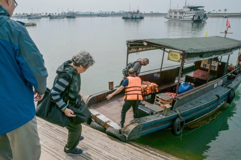 Z Hanoi: 2-dniowy rejs łodzią z przewodnikiem po zatoce HalongZ Hanoi: 2-dniowy rejs statkiem po zatoce Halong