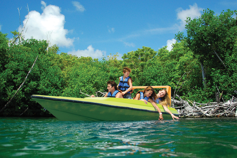 Cancun: 2-Hour Speedboat ExperienceCancun: esperienza in motoscafo di 2 ore