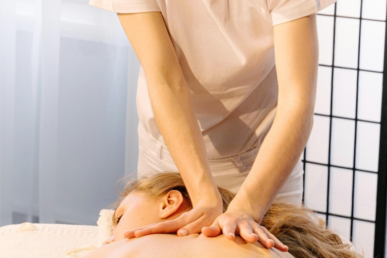 Deep Tissue Massage Behandlung Home Service