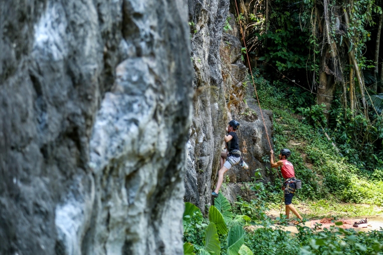 Krabi: halve dag rotsklimmen op Railay BeachGroep Rock Climbing Session