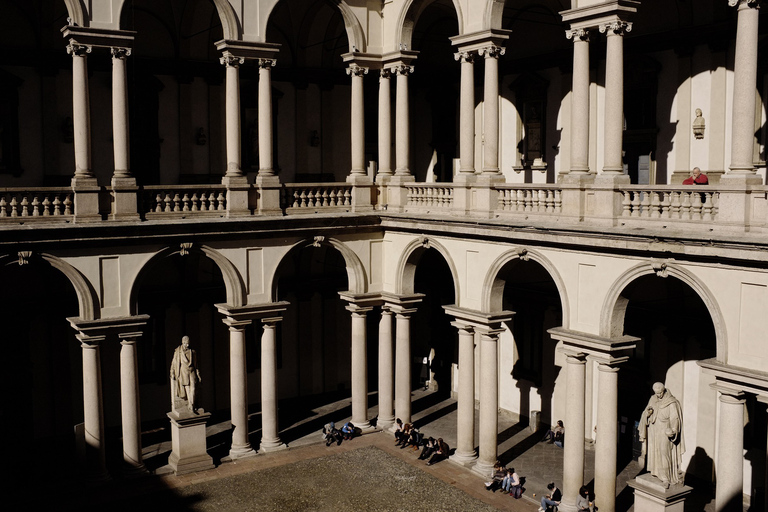 The Secrets of Brera: the District & Pinacoteca Guided Tour The Secrets of Brera - Tour in English