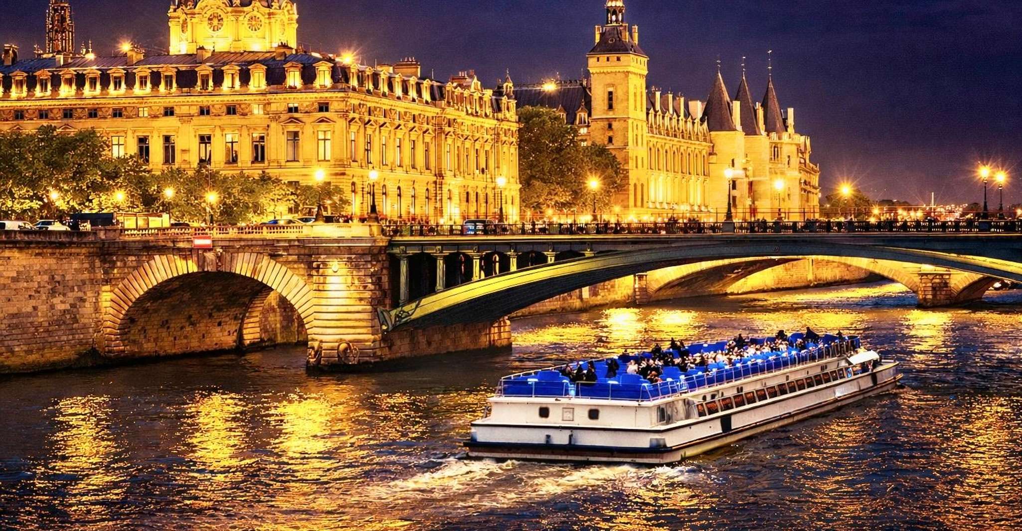 Paris Eiffel Tower and Seine Evening Guided Highlights Route in Paris, France