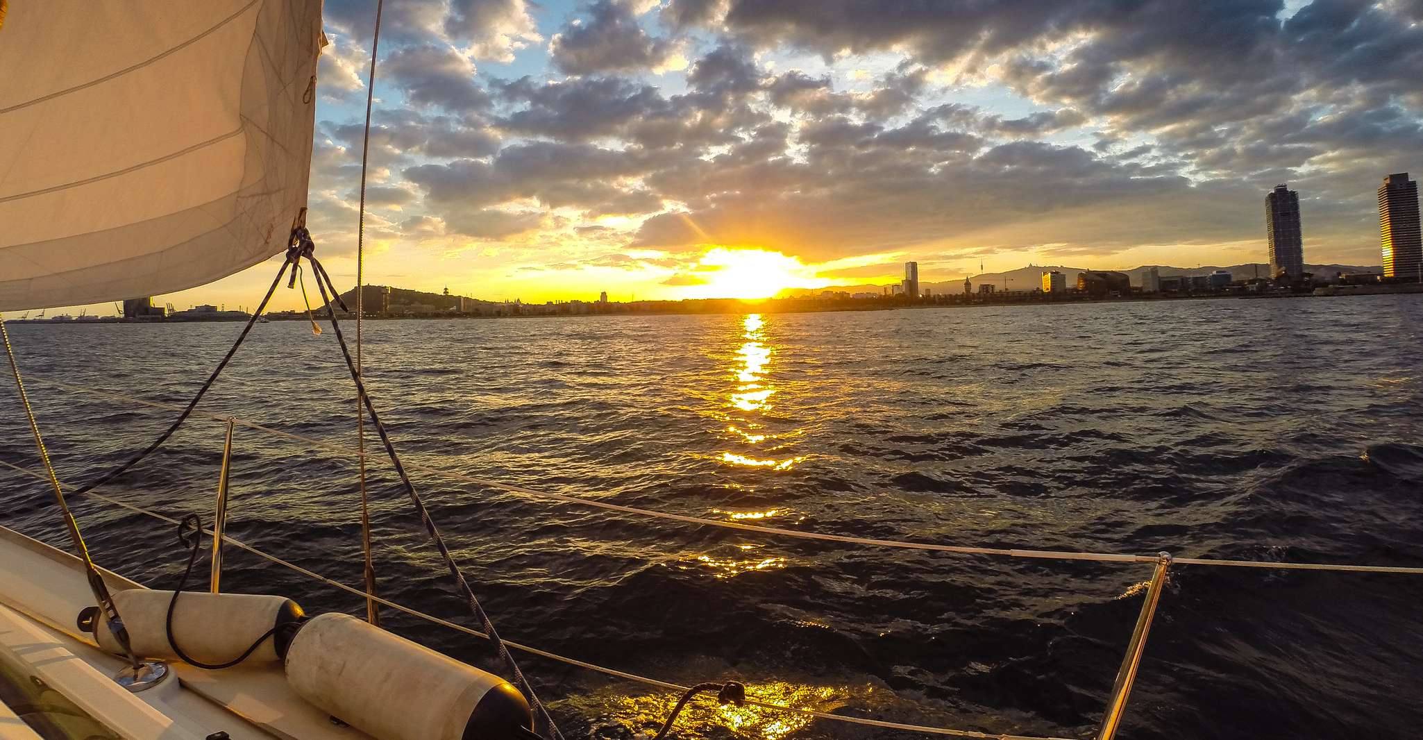 Barcelona: Sunset Sailing with Live Guitar Music and Tapas photo 9