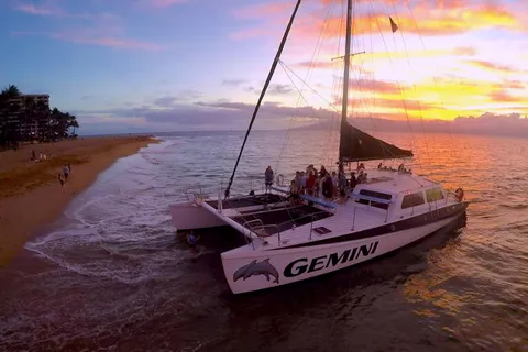 Maui: 2 Hour Sunset Dinner Sail with Open Bar and Appetizers