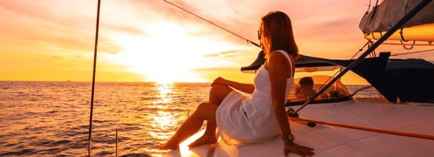 Évasion au crépuscule : croisière en catamaran au coucher du soleil