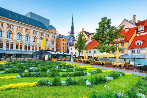 Riga: Art Nouveau & UNESCO Old Town Cruise Friendly Tour