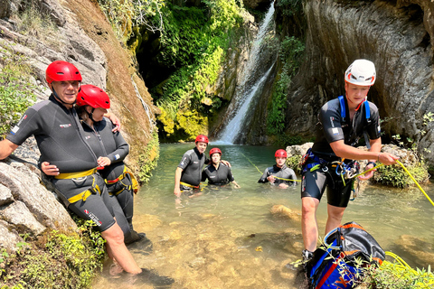 Budva - ett äventyr Krapina Canyoning Adventure - Våga utforska