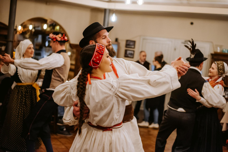 Jantar e show esloveno tradicionalLjubljana: Jantar e apresentação tradicional eslovena