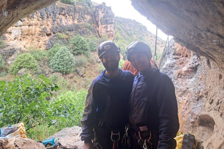 Madrid: Aventura de espeleologia e rapel com transporte