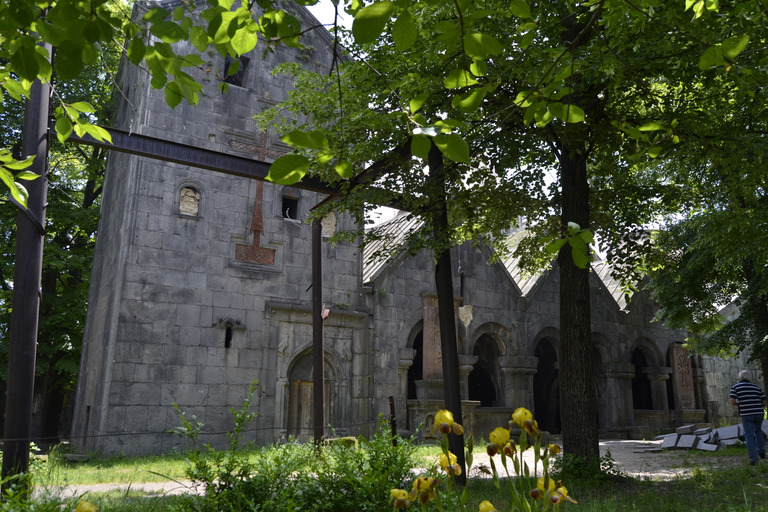 Tour de día completo al norte de Armenia: Sanahin y Haghpat