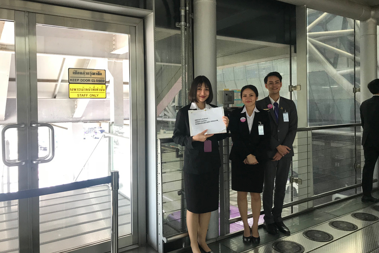 Lotnisko Bangkok Suvarnabhumi: VIP Meet & Greet ServiceSzybka usługa przybycia VIP