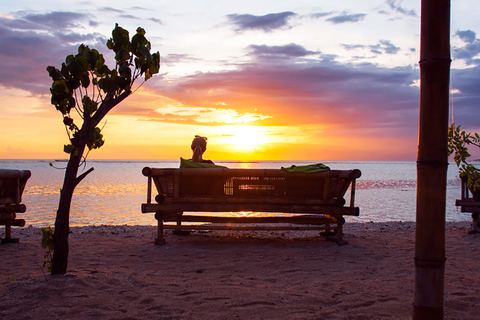 Ab Bali: 2-tägige Tour zu den Gili-Inseln & Strand-RessortAb Bali: 2-tägige Tour zu den Gili-Inseln & Strand-Bungalow