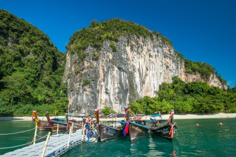 Krabi: Łodzią na Wyspy Hong z nurkowaniem i lunchemZ Krabi na Wyspy Hong łodzią motorową (prywatnie)
