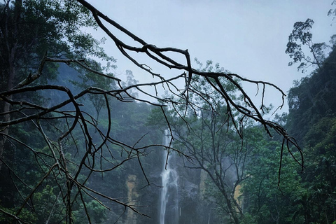 康提：兰博达瀑布和普纳瀑布，以及安布鲁瓦瓦天空塔日落康提：兰博达瀑布和普纳瀑布，以及安布卢瓦瓦天空塔日落之旅