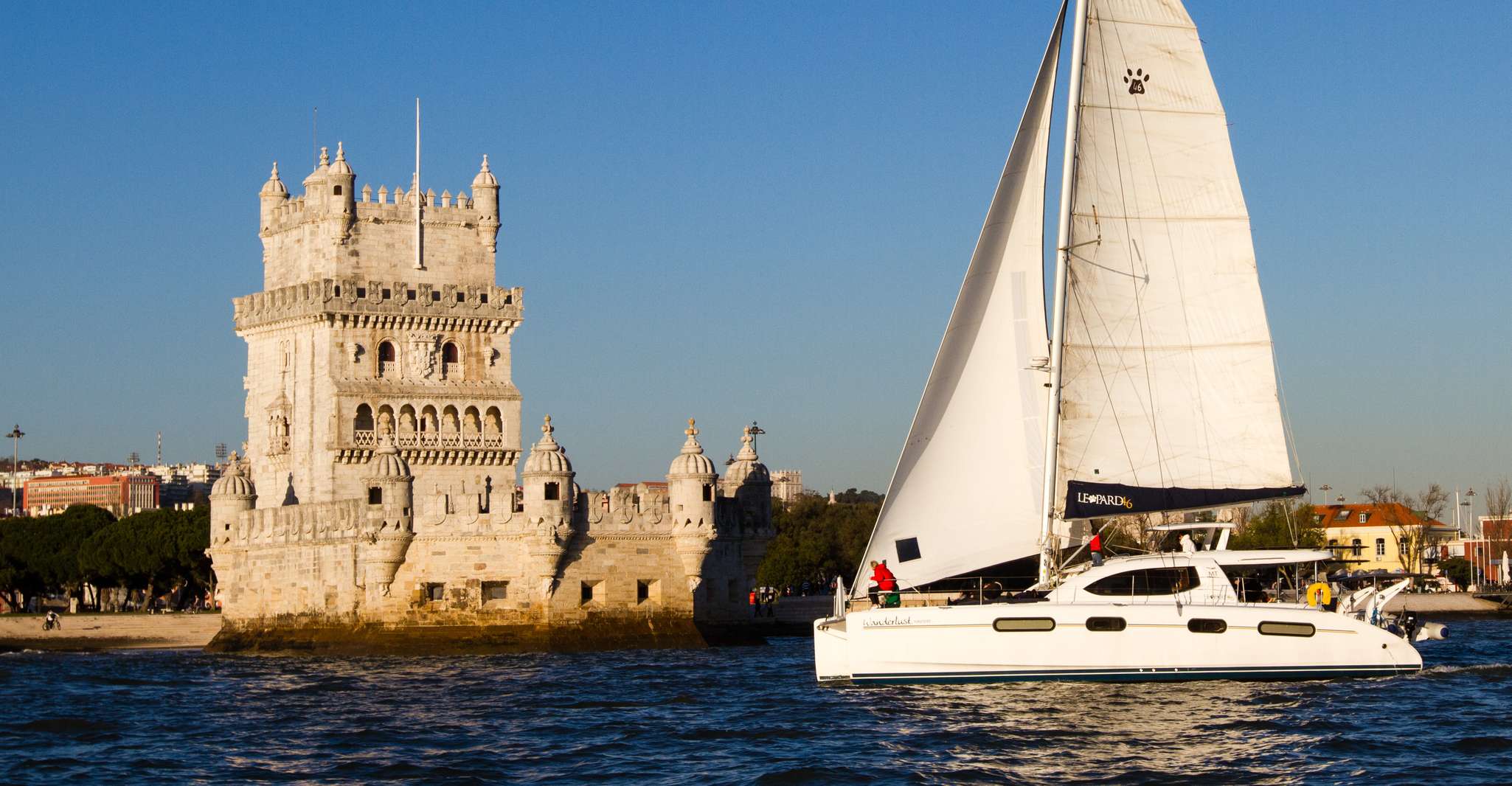 Lisbonne, Sunset Catamaran Croisière, boisson et musique - Hizvo