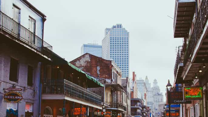 new orleans haunted pub crawl