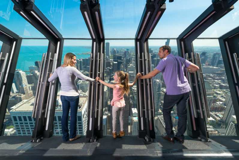 360 Chicago Observation Deck Admission: Skip the Ticket Desk | GetYourGuide