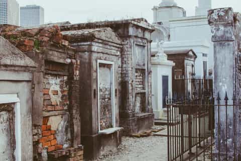 New Orleans: Voodoo & Cemetery Tour
