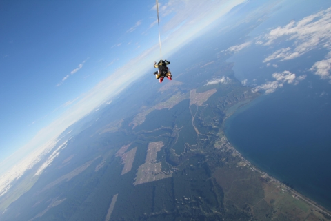 Expérience de saut en parachute en tandem à TaupoTaupo : Expérience de saut en parachute en tandem à 15 000 pieds