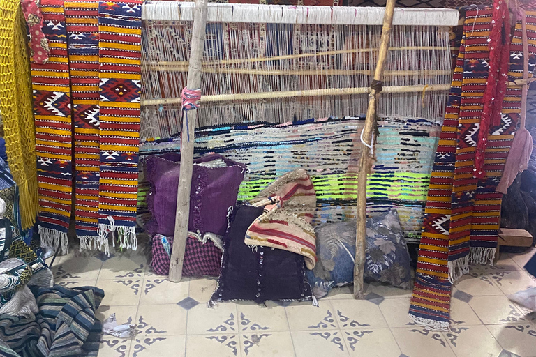 Marrakech à la vallée de l&#039;Ourika - Excursion d&#039;une journée avec déjeuner et cascadeExcursion d&#039;une journée panoramique de Marrakech à la vallée de l&#039;Ourika, déjeuner et ca