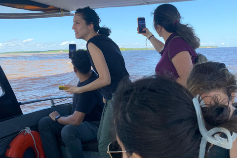 Manaus: Meeting of the Waters Private Bootstour