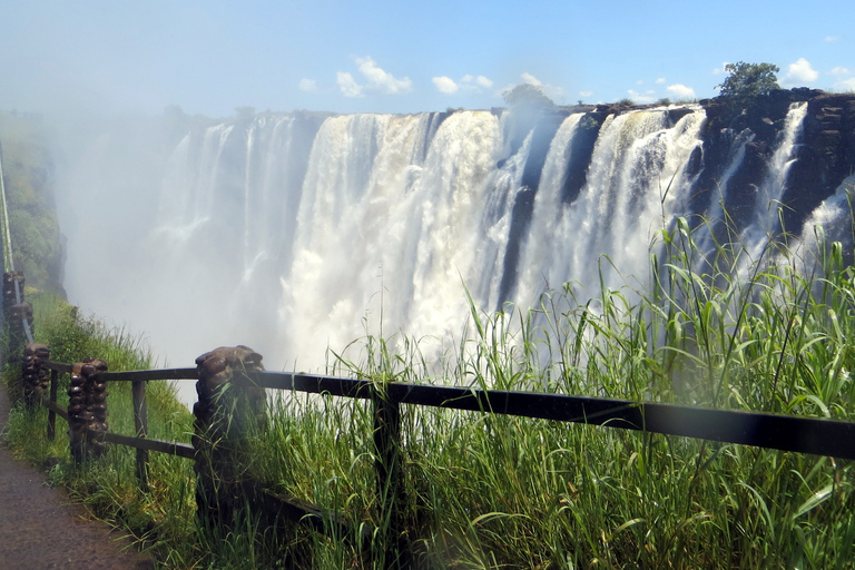 Victoria Falls: privérondleiding door de watervallenVictoria Falls: 2,5 uur durende rondleiding