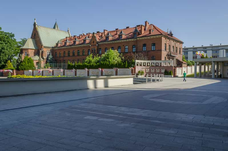 Au départ de Cracovie Visite de Wadowice et du Sanctuaire de la