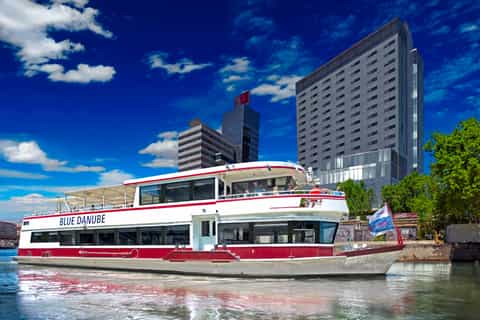 vienna sightseeing boat tour with lunch
