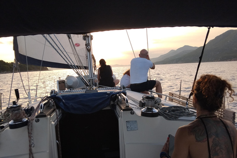 دوبروفنيك - جولة خاصة لمدة نصف يوم بالقارب الشراعي إلى جزر إلافيتي