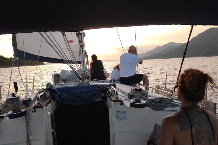 دوبروفنيك - جولة خاصة لمدة نصف يوم بالقارب الشراعي إلى جزر إلافيتي