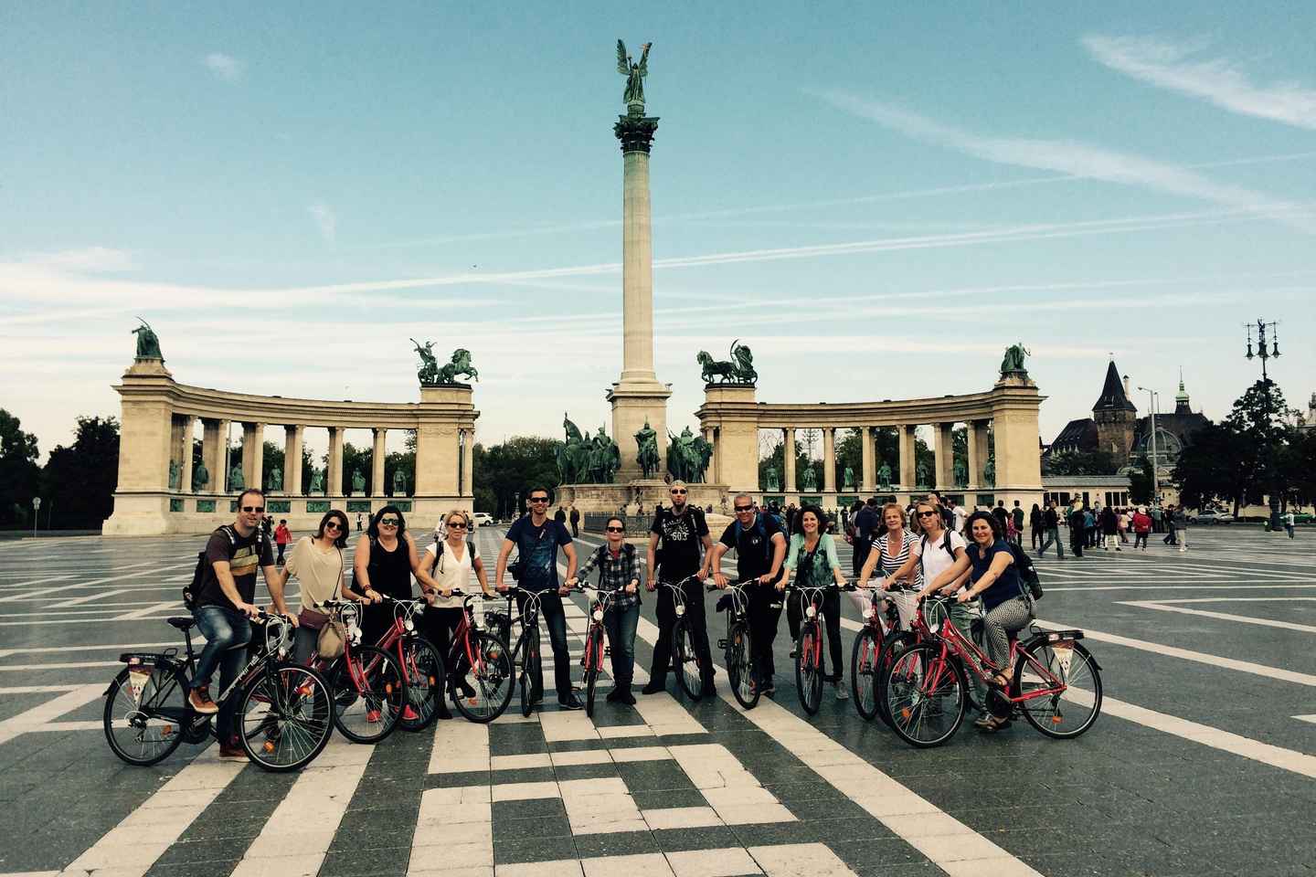 Budapest: Guided Bike Tour