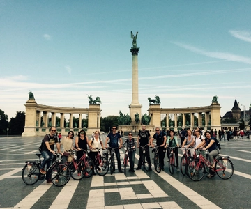 Budapest: Guided Bike Tour