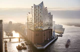 Hamburg: Führung durch die Elbphilharmonie Plaza mit Eintrittskarte