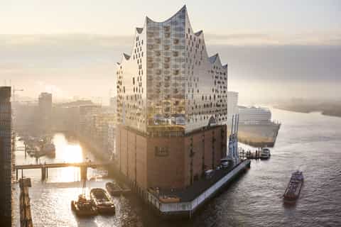 Outer Elbphilharmonie Tour: Public Tour in German