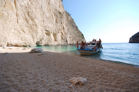 Excursão Particular à Praia de Navagio e Grutas Azuis