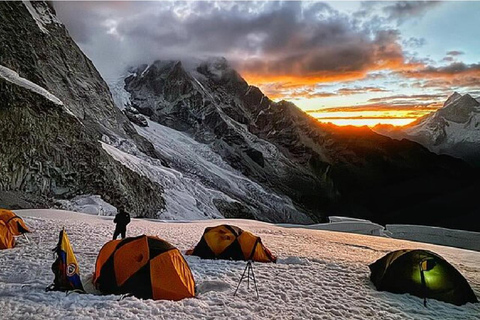 Huaraz: Nevado Chopicalqui 4-Day 6354 m Climbing Expedition