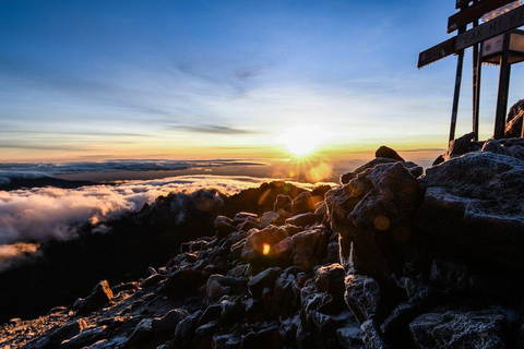 4-Day Mount Kenya Mountaineering Adventure 4-Day Mount Kenya Mountaineering Adventure