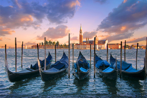 Veneza: Passeio Particular de Gôndola para até 5 Passageiros