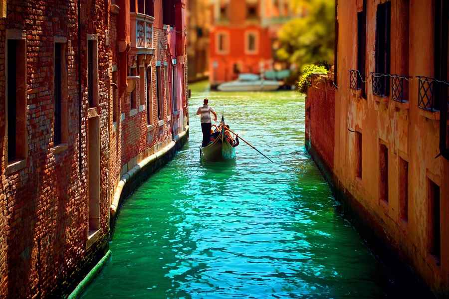 Venedig: Private Gondelfahrt für bis zu 5 Passagiere